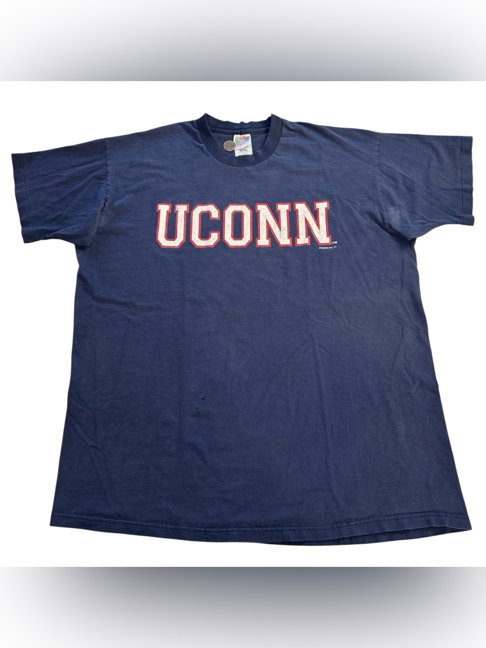 Vintage 90s UConn Huskies Men’s Fruit Of The Loom Single Stitch T-Shirt USA 2XL